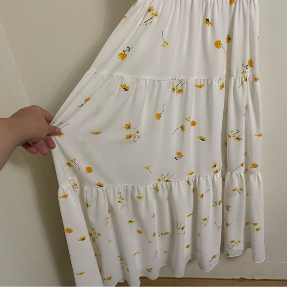 Floral Sleeveless White Dress - Picture 7 of 12